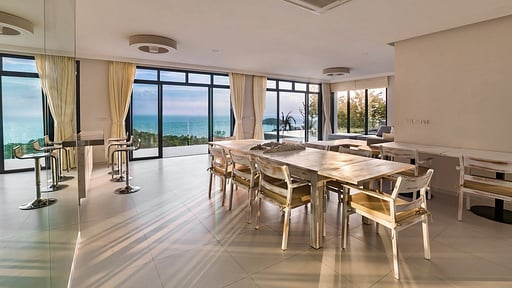 Villa Hruhra Dining area