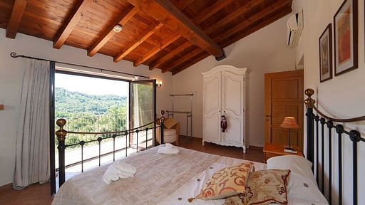 Villa Il Nido Bedroom 1