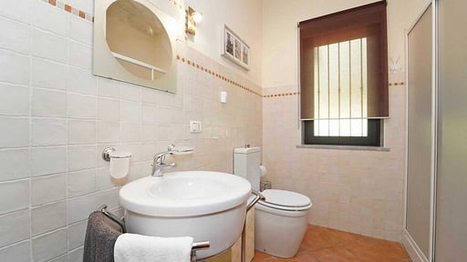 Villa Il Nido Bedroom 1