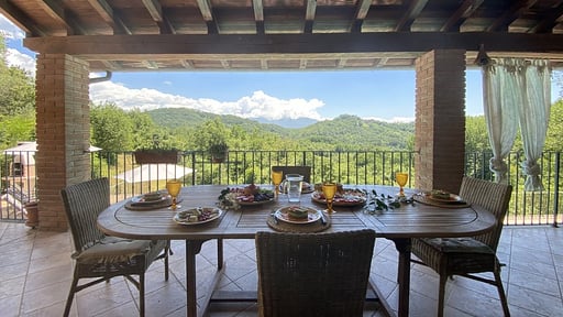 Villa Il Nido Dining area