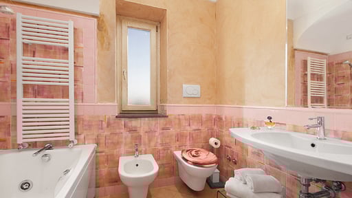 Villa Il Noce Bedroom 5