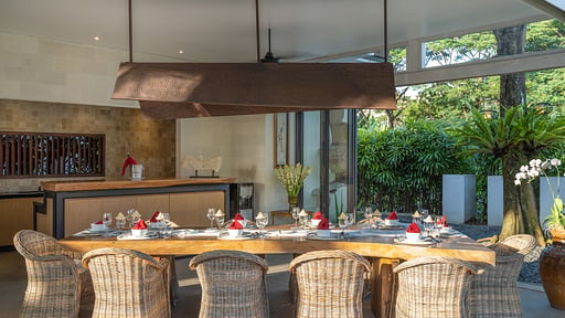 Villa Iluh Dining area