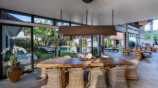 Villa Iluh Dining area