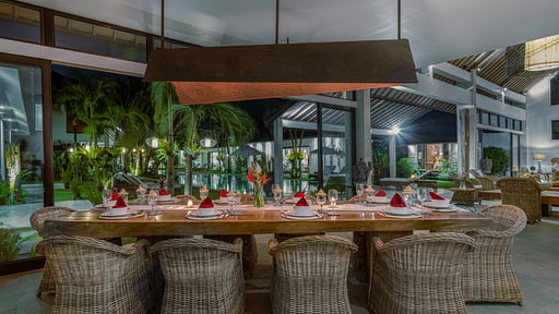 Villa Iluh Dining area
