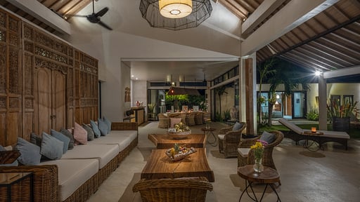 Villa Iluh Living room