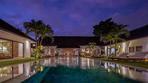 Villa Iluh Swimming pool