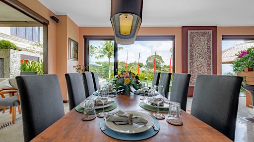 Villa Impian Manis Dining area