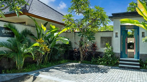 Villa Inara Parking areas