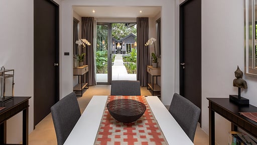 Villa Infinity Blue Dining area