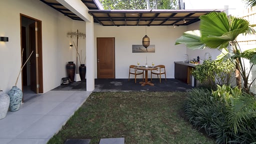 Villa Infinity Dining area