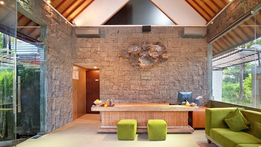 Ini Vie Villa Two Others