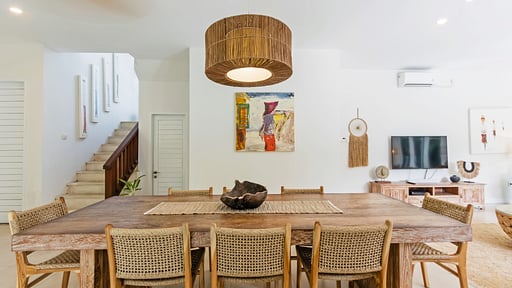 Villa Interlude Dining area