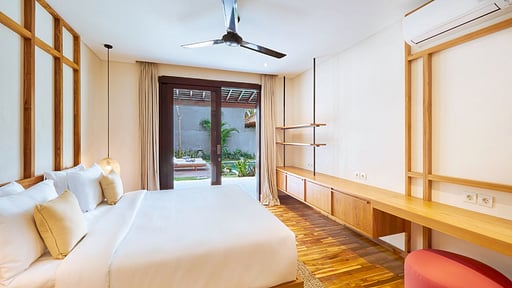 Villa Iris Bumbak Bedroom 1