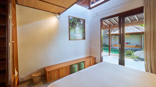 Villa Iris Bumbak Bedroom 2