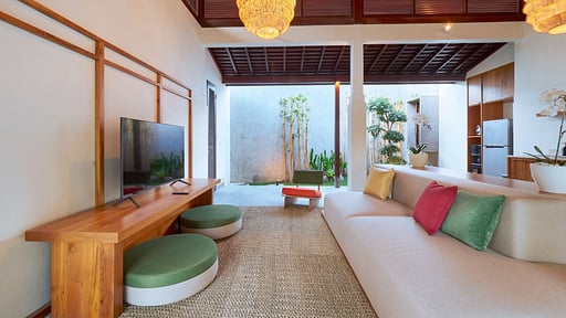 Villa Iris Bumbak Living room