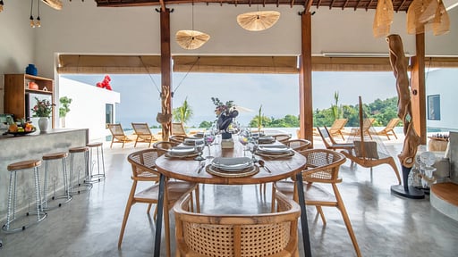 Villa Irrawaddy Dining area