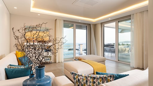 Villa Isabella Salon