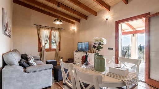 Villa Isabelline Обеденная зона