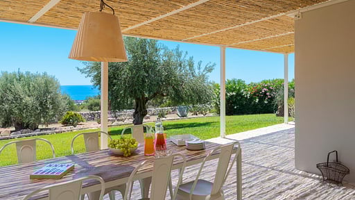 Villa Isla Verde - Carrubi Terrace/Veranda