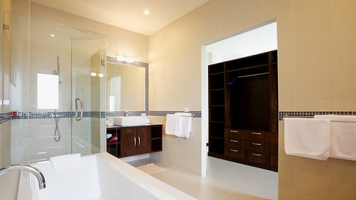 Villa Ivory Bedroom 1