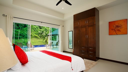 Villa Ivory Bedroom 4