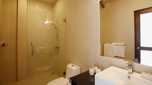 Villa Ivory Bedroom 3