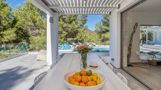 Villa Ivy Cala Tarida Dining area