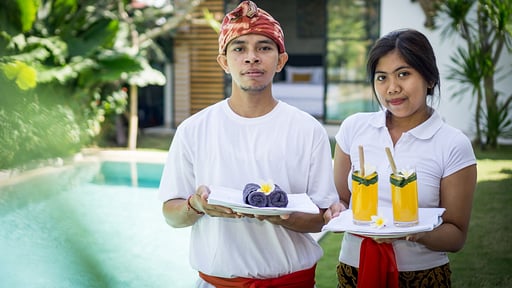 Villa Jaanuva Villa staff