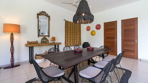 Villa Jaanuva Dining area