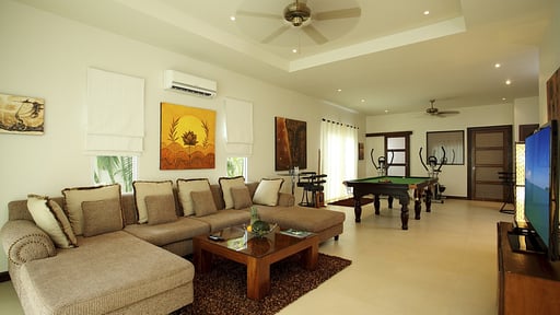 Villa Jade Media room