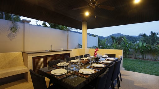 Villa Jade Dining area