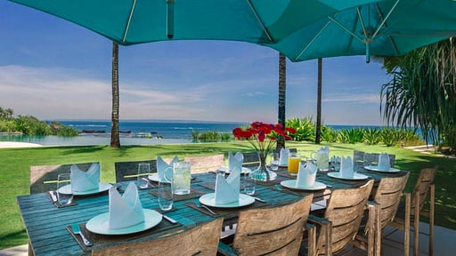 Villa Jagaditha Dining area