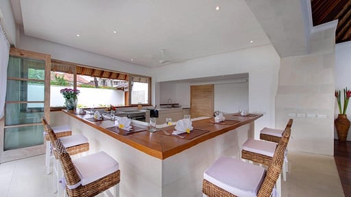 Villa Jajaliluna Cuisine