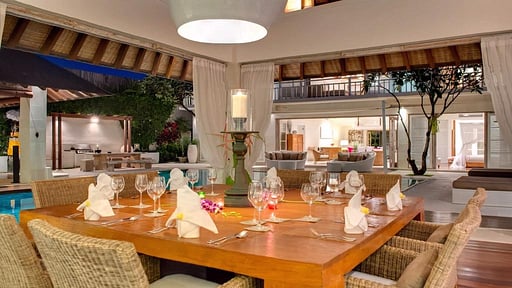 Villa Jajaliluna Salle à manger