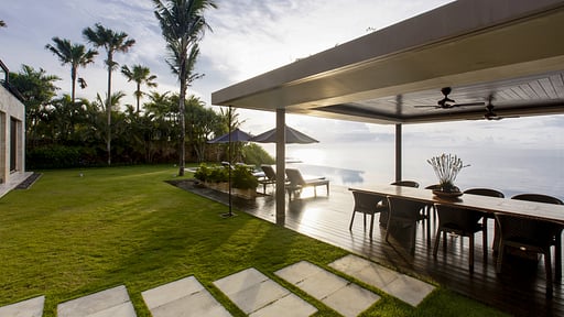 Villa Jamadara Dining area