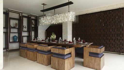 Villa Jamadara Dining area