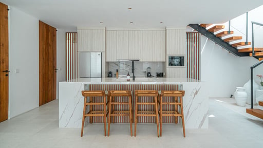 Villa Janoor Dining area