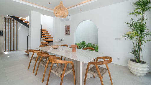 Villa Janoor Dining area