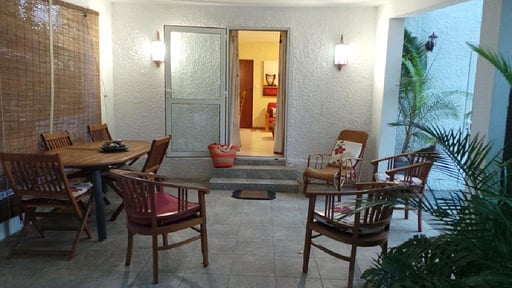 Villa Jardin Dining area