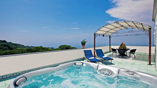Villa Jasmine Sant’Agata sui Due Golfi Jacuzzi