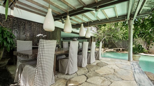 Villa Jempiring Dining area