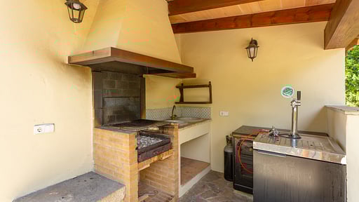 Villa Jero BBQ equipment