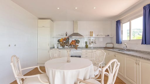 Villa Jesus Dining area