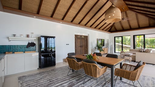 Villa Joa Dining area