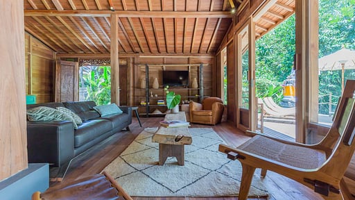 Villa Joglo Tumbak Bayuh Living room