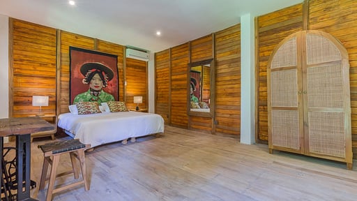 Villa Joglo Tumbak Bayuh Bedroom 1
