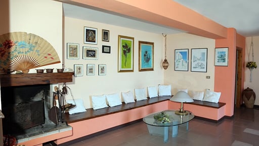 Villa Joi de Vivre Salon