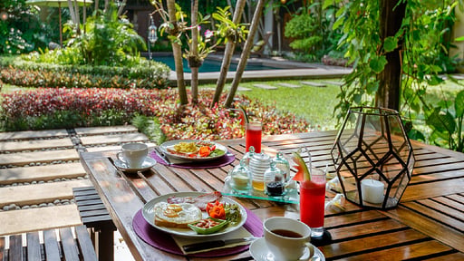 Villa Jumah Dining area