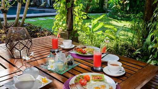 Villa Jumah Dining area