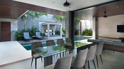 Villa Jumat Dining area